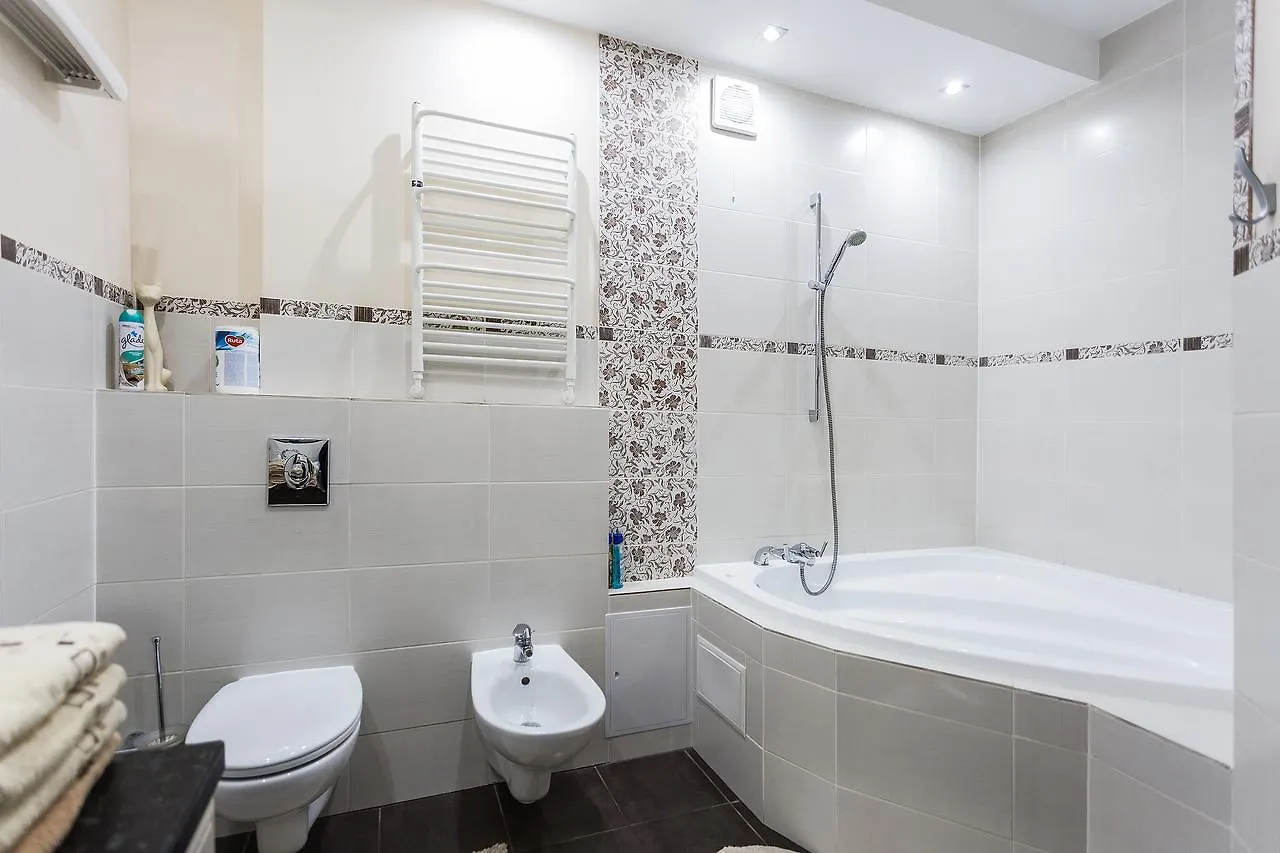 Central Apartment On Nezavisimosti 23